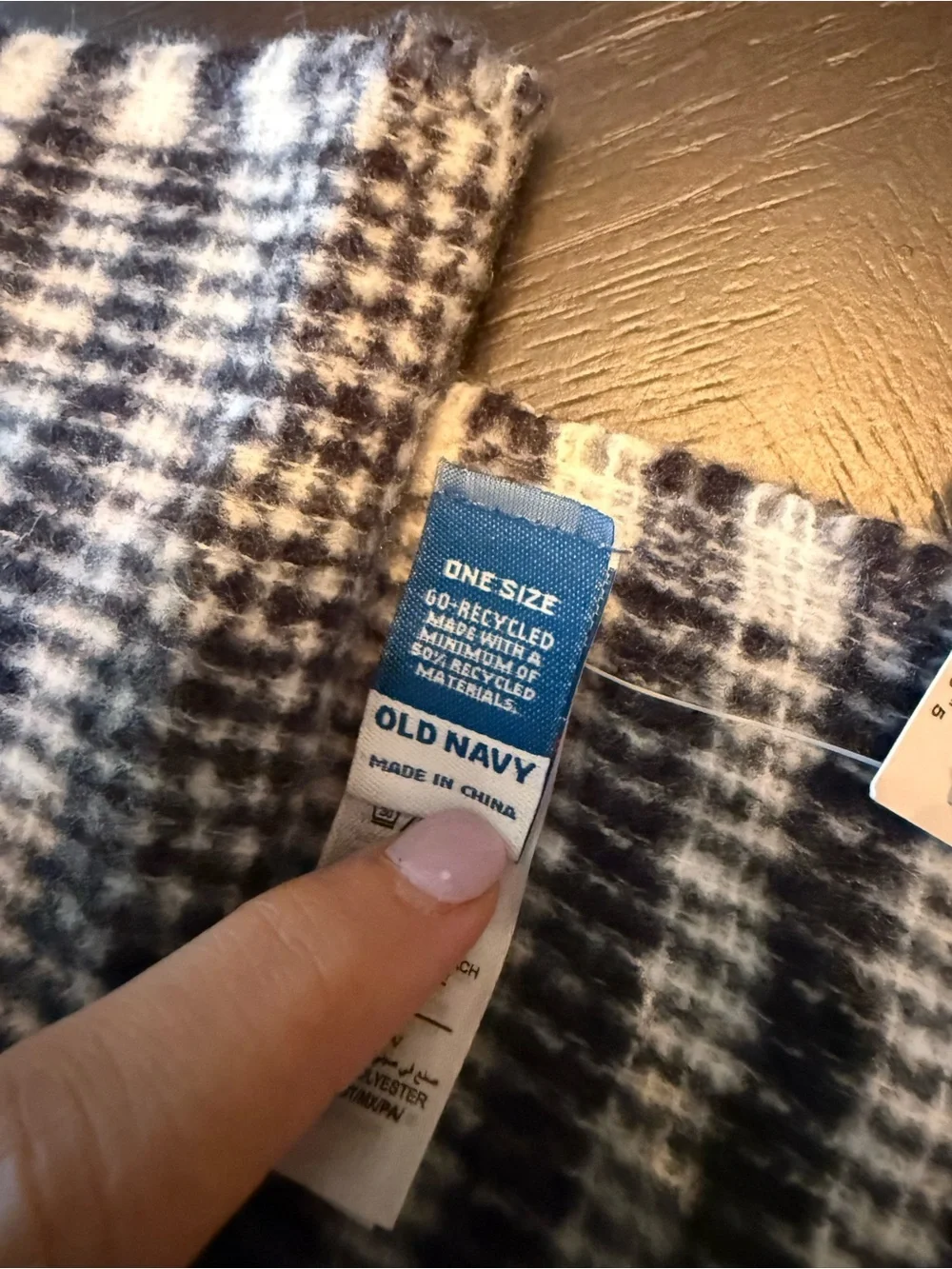 Old Navy Blanket Scarf black white plaid glen and wide variation NWT